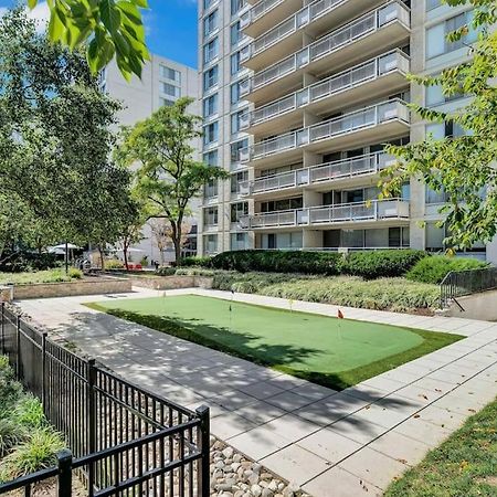 Charming Apartment At Crystal City With Amazing Amenities Arlington Eksteriør billede
