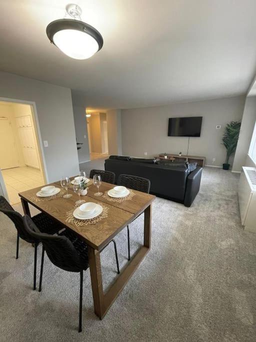 Charming Apartment At Crystal City With Amazing Amenities Arlington Eksteriør billede